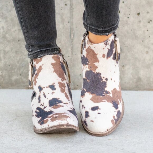 NEW VERY G Chisel Booties western design black brown for women 267tn - Picture 4 of 6